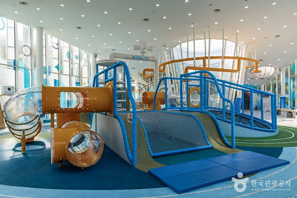 아리수나라 실내 어린이 물놀이 체험 공간